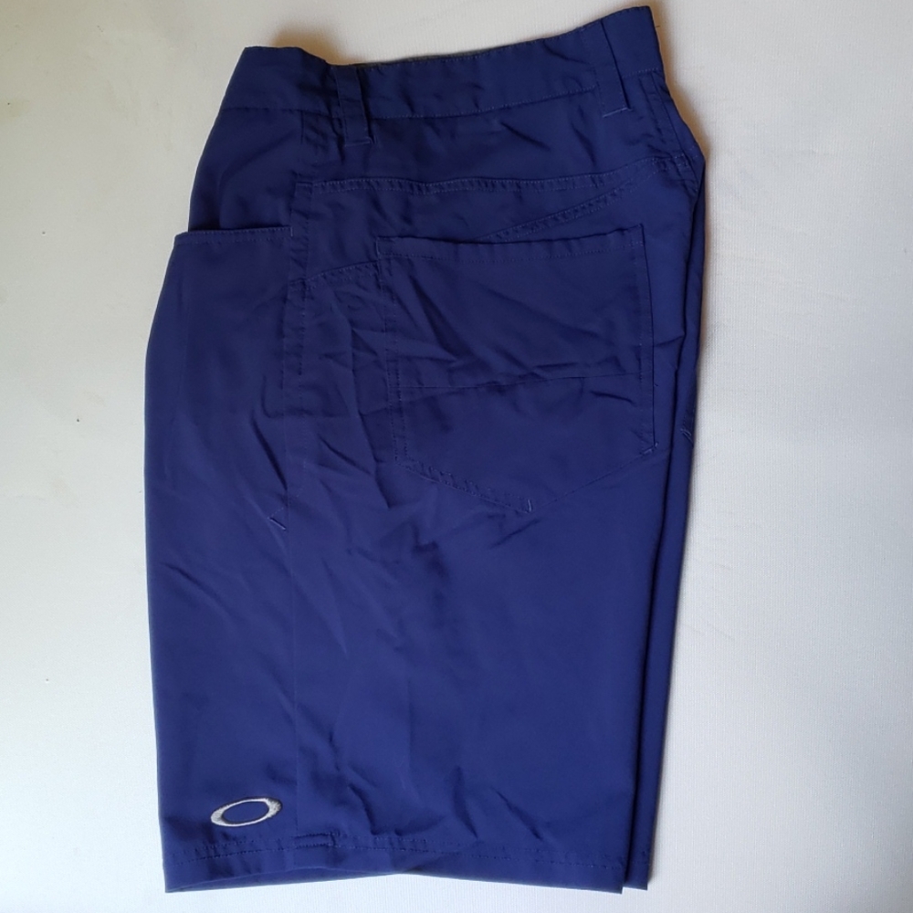 Oakley golf shorts